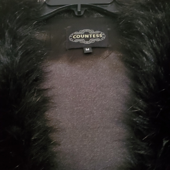 Black faux fur vest. - Picture 2 of 3
